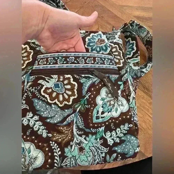 Vera Bradley paisley purse adjustable strap - Picture 4 of 4